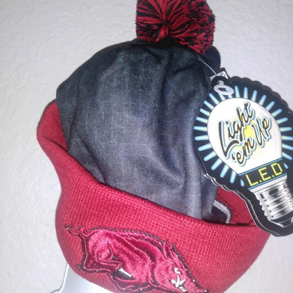 NWT- LED Razorback beanie - Picture 2 of 3